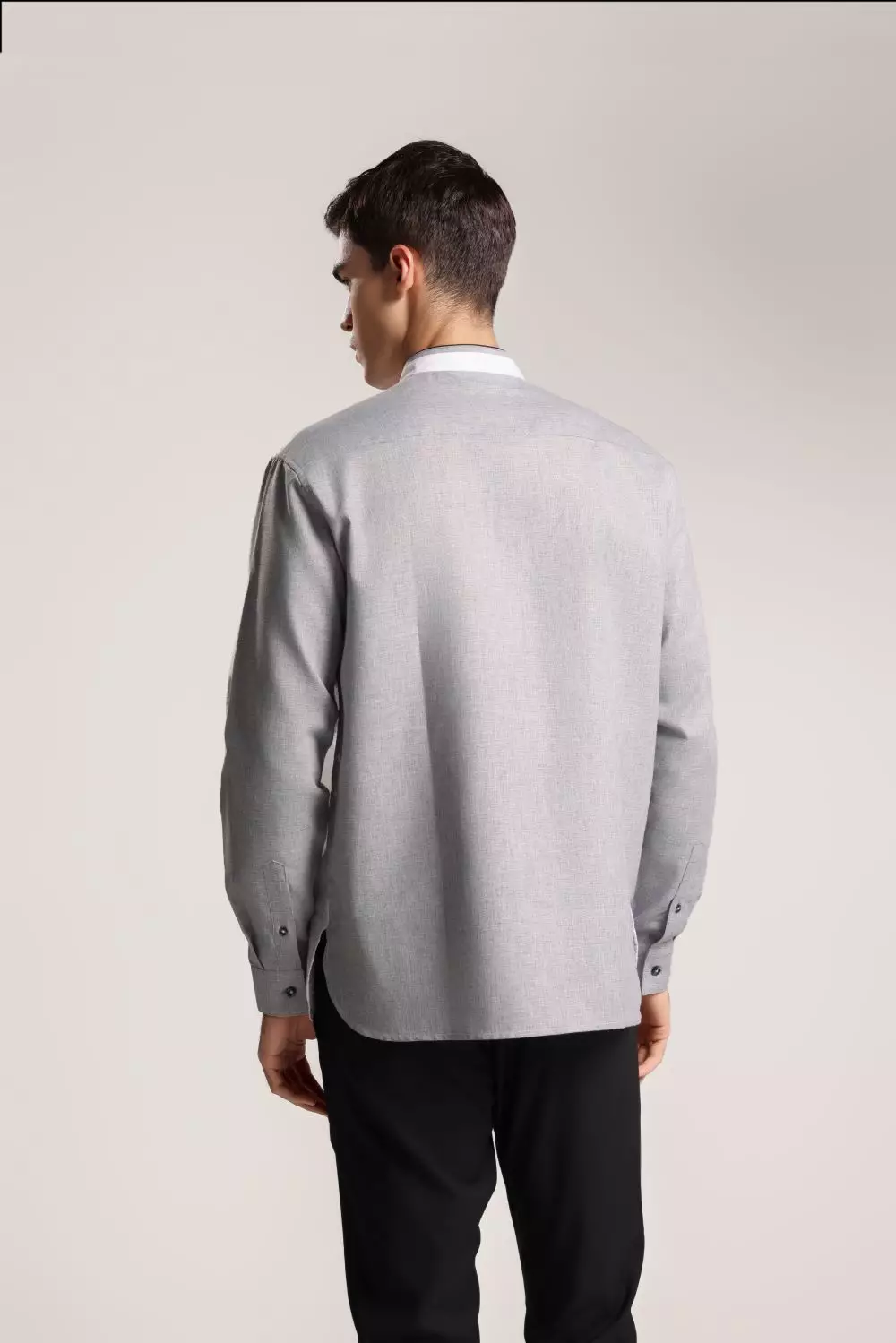 MOC - Kemeja Koko Lengan Panjang Pria Akram - White