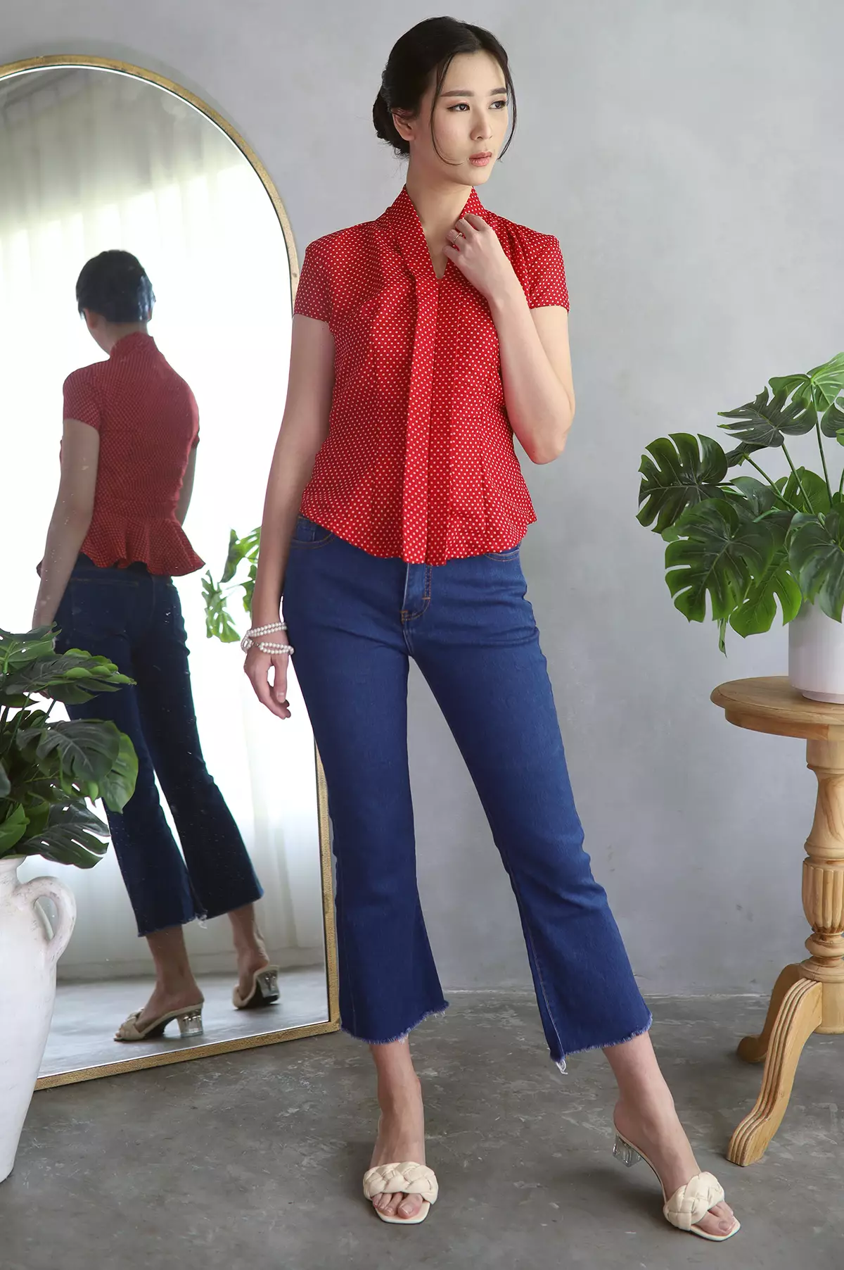 Kuncup Raden Ajeng Merah Kebaya