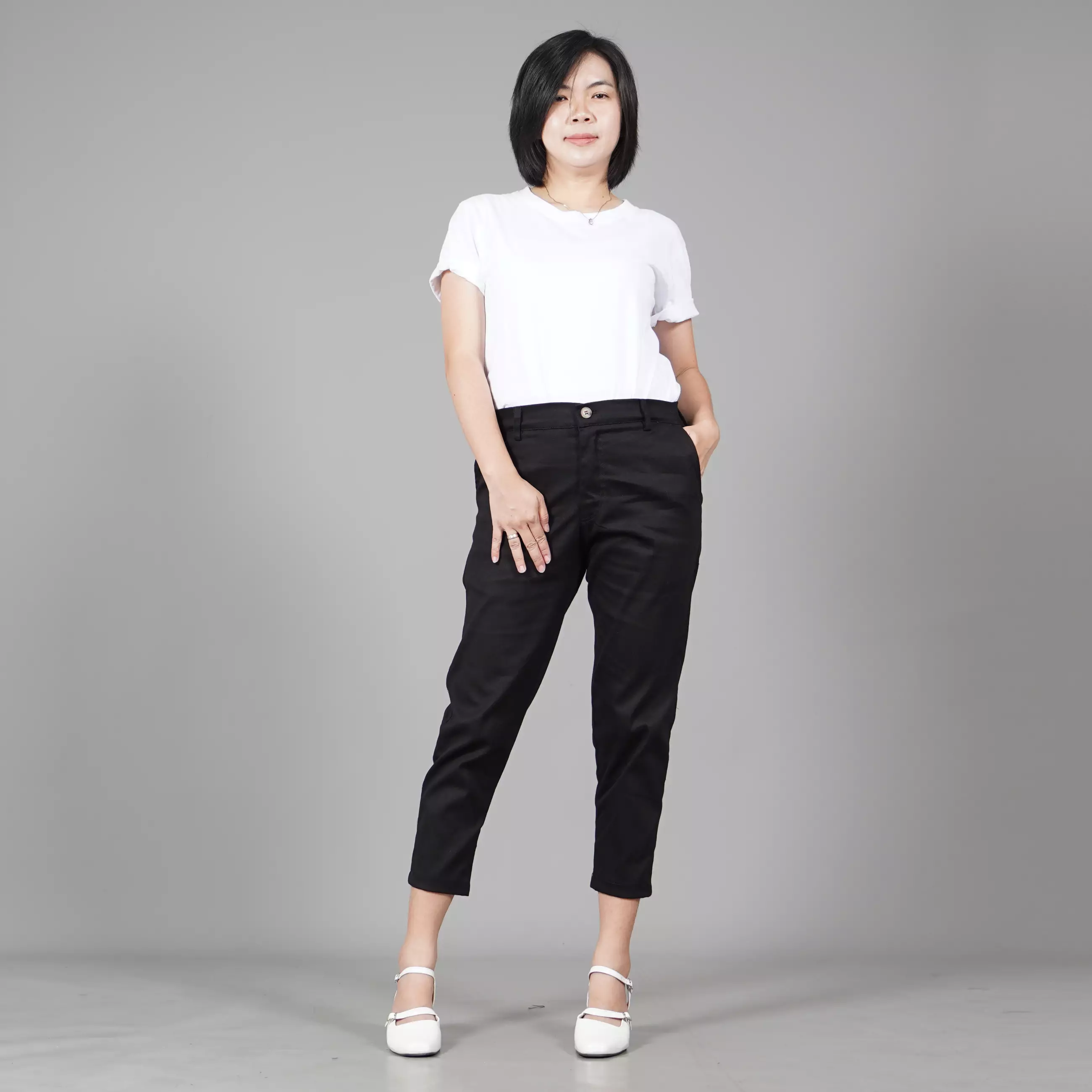 AURORA Celana Hitam Wanita Celana Chino 3/4 Chino Pants Wanita - HITAM