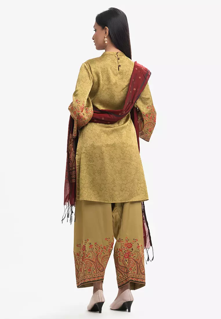 Le Reve刺绣莎丽服套装，搭配哈伦式睡衣