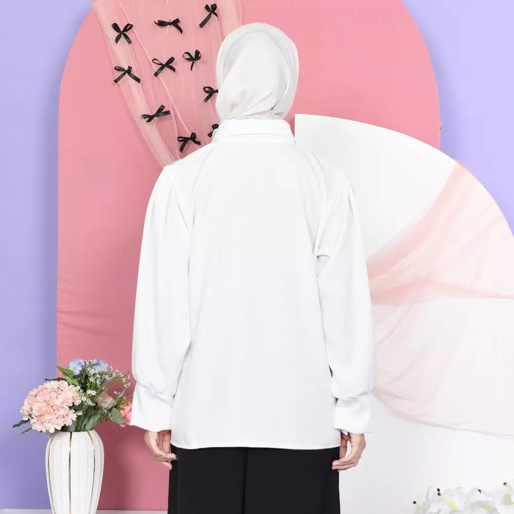 Lovia Blouse Kemeja Wanita - Broken White M20047 R33S6