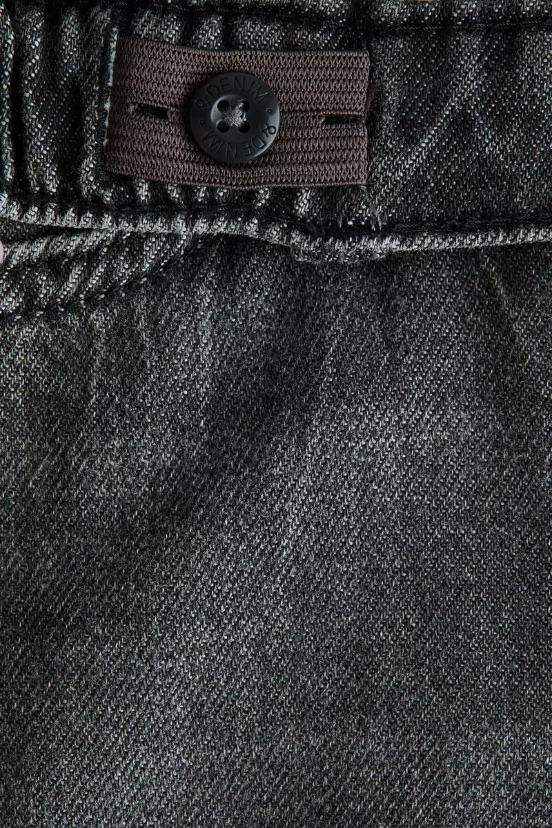 Loose Fit Jeans