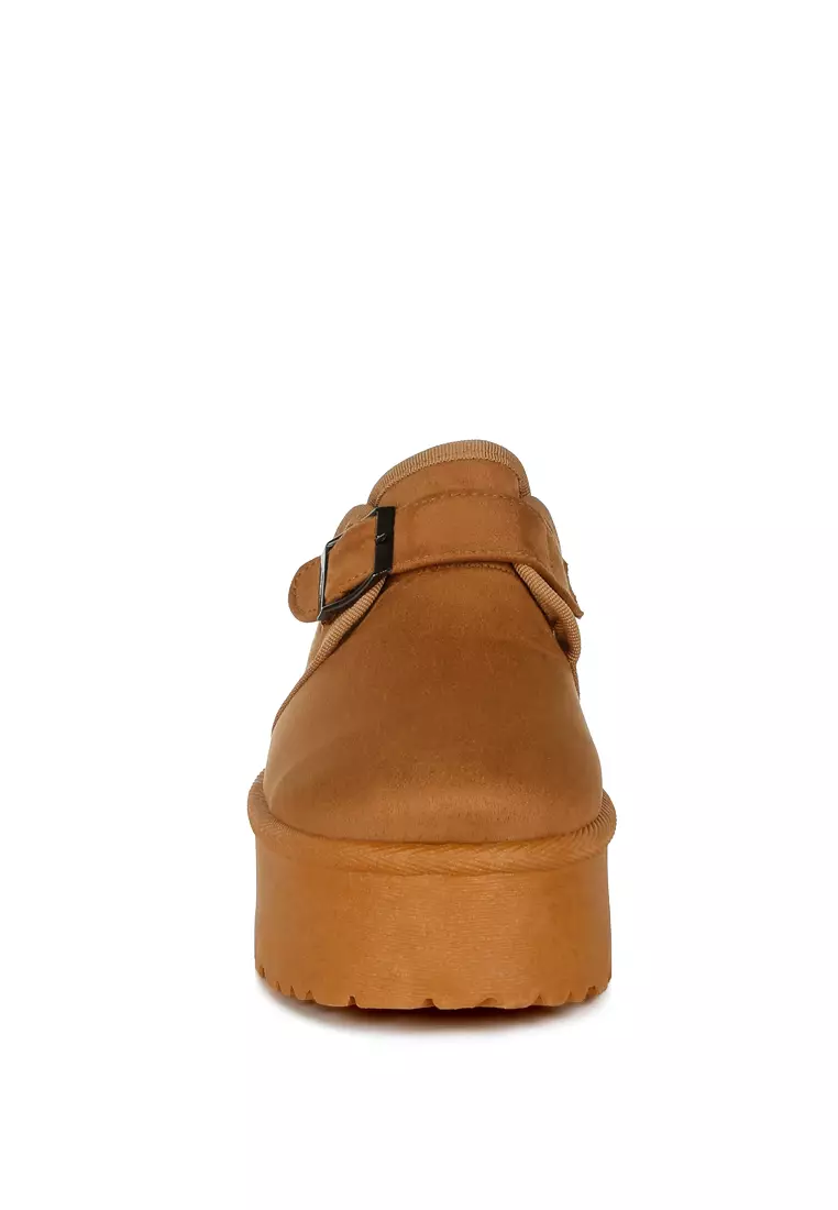 Sepatu Slip-On Klasik Platform Bulu dengan Tali Gesper Warna Coklat Muda