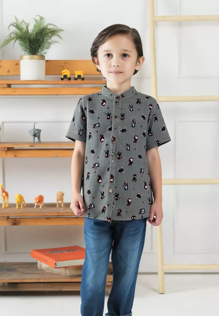 Kemeja Anak Laki Laki Lengan Pendek Katun Kerah Shanghai Mandarin Motif Superhero Collar Shirt 4439 Vensk Abu Tua