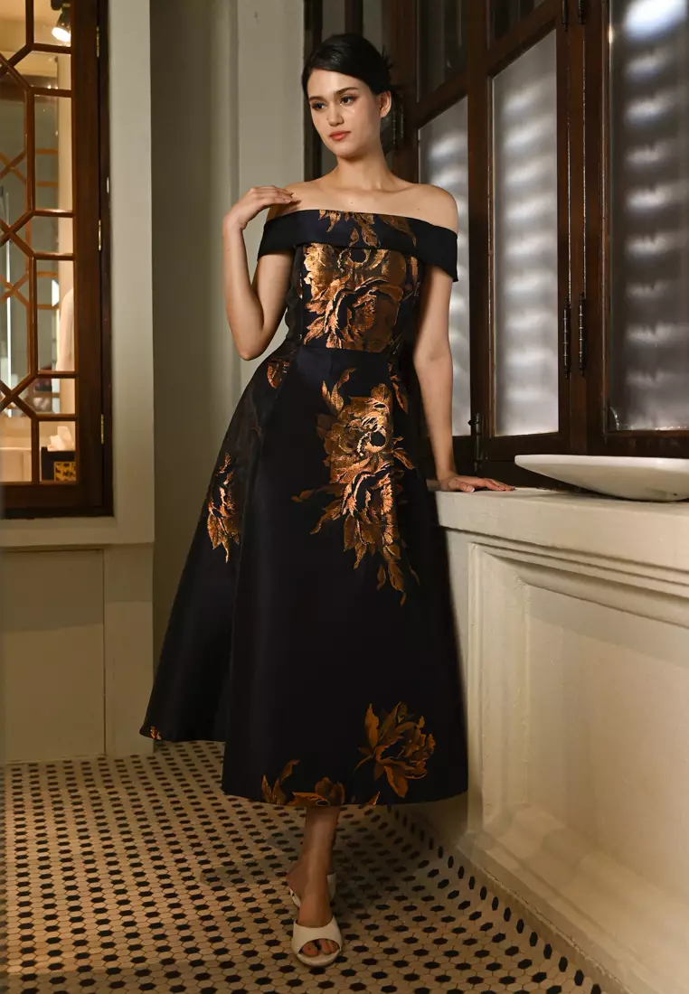 花卉露肩晚礼服