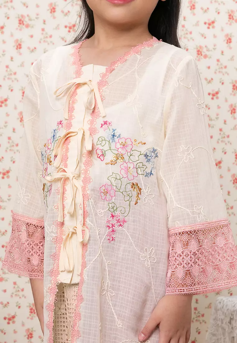 AYANA EMBROIDERED KEBAYA SET