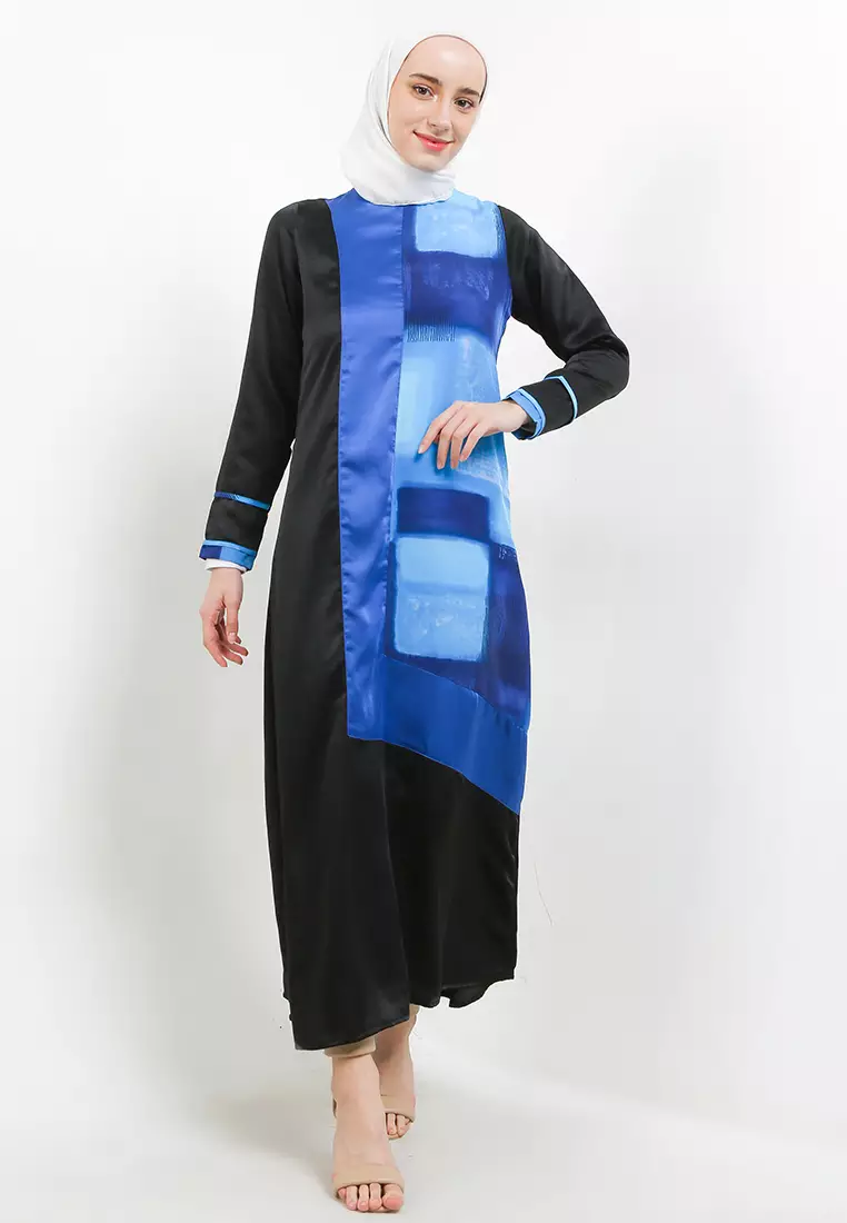 Levinia Maxi Dress In Blue And Black Print