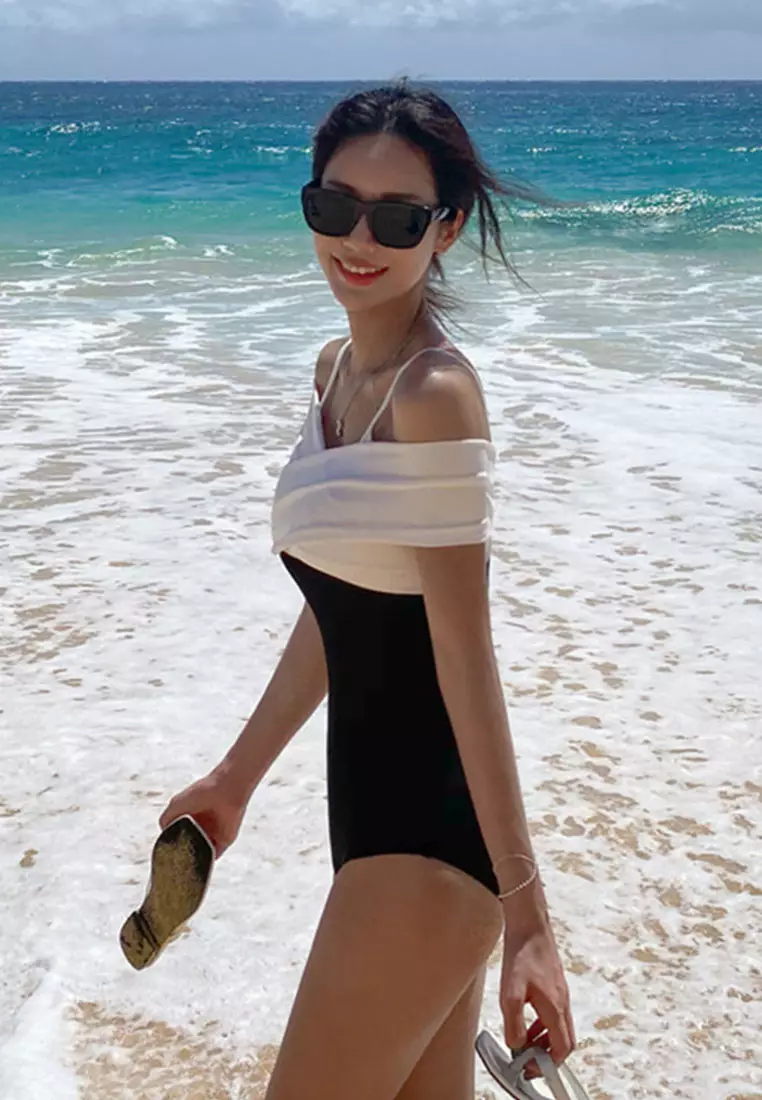 Off Shoulder Black And White Contrast One Piece Swimsuit CA071716