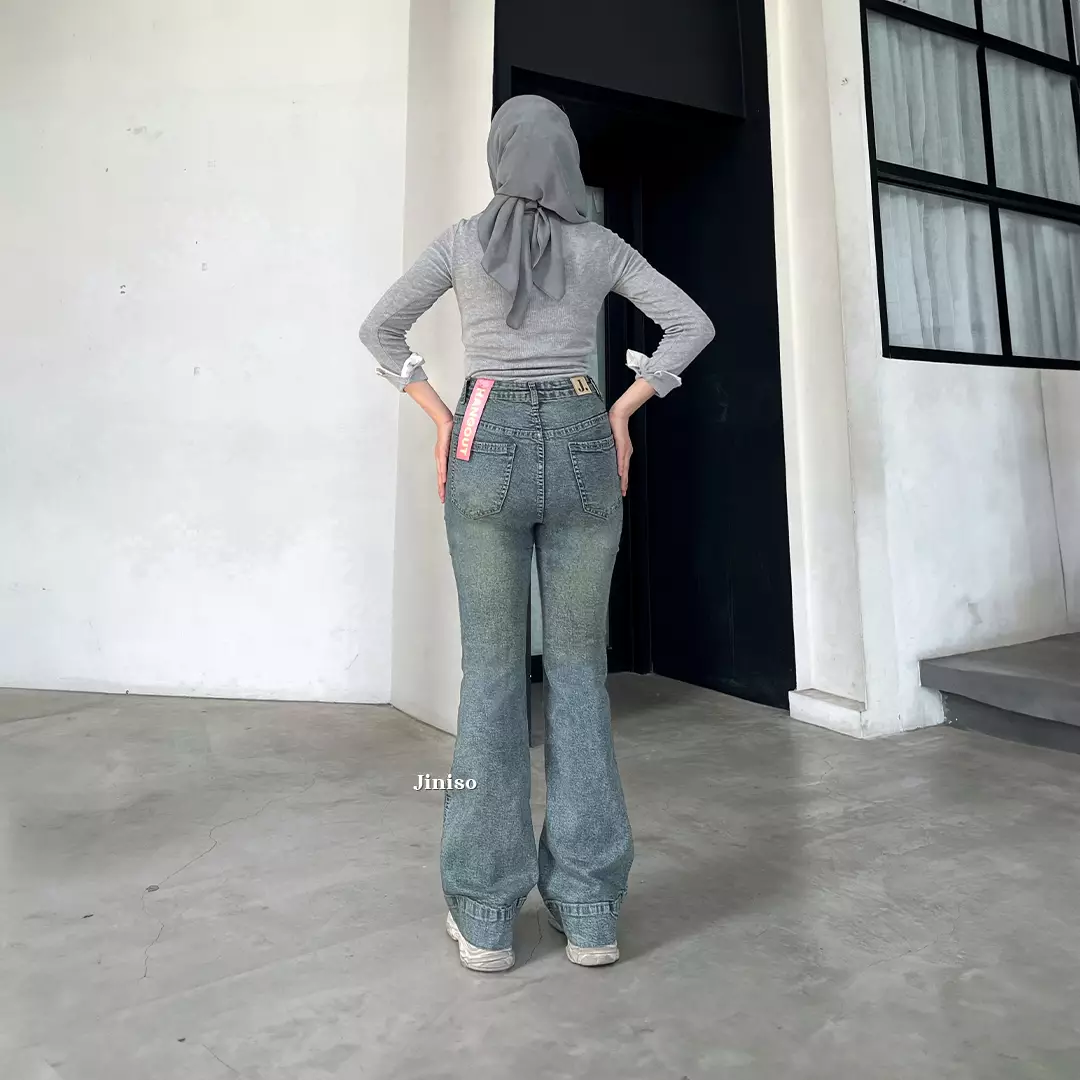 Highwaist Stretch Cutbray Flare Jeans 735 HANGOUT