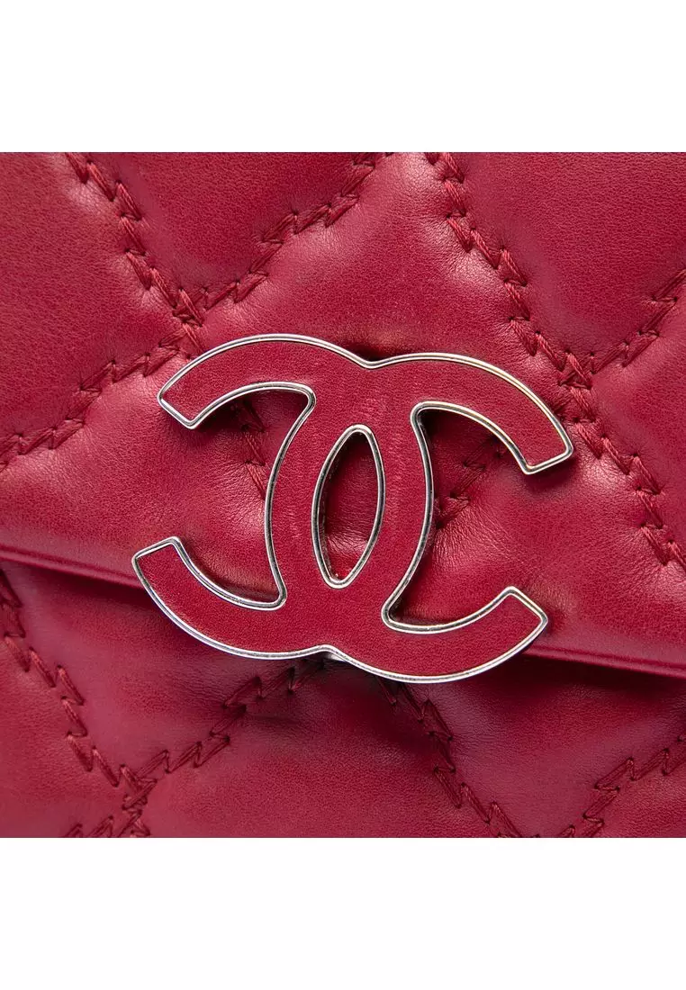 Pre-Loved Chanel Quilted Calfskin Double Stitch Hamptons Clutch With Chain