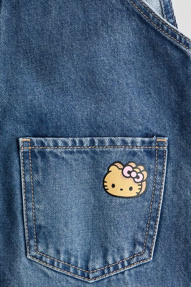 Printed denim dungarees