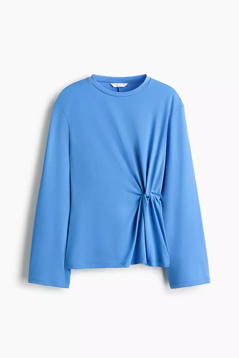 Twist-detail top