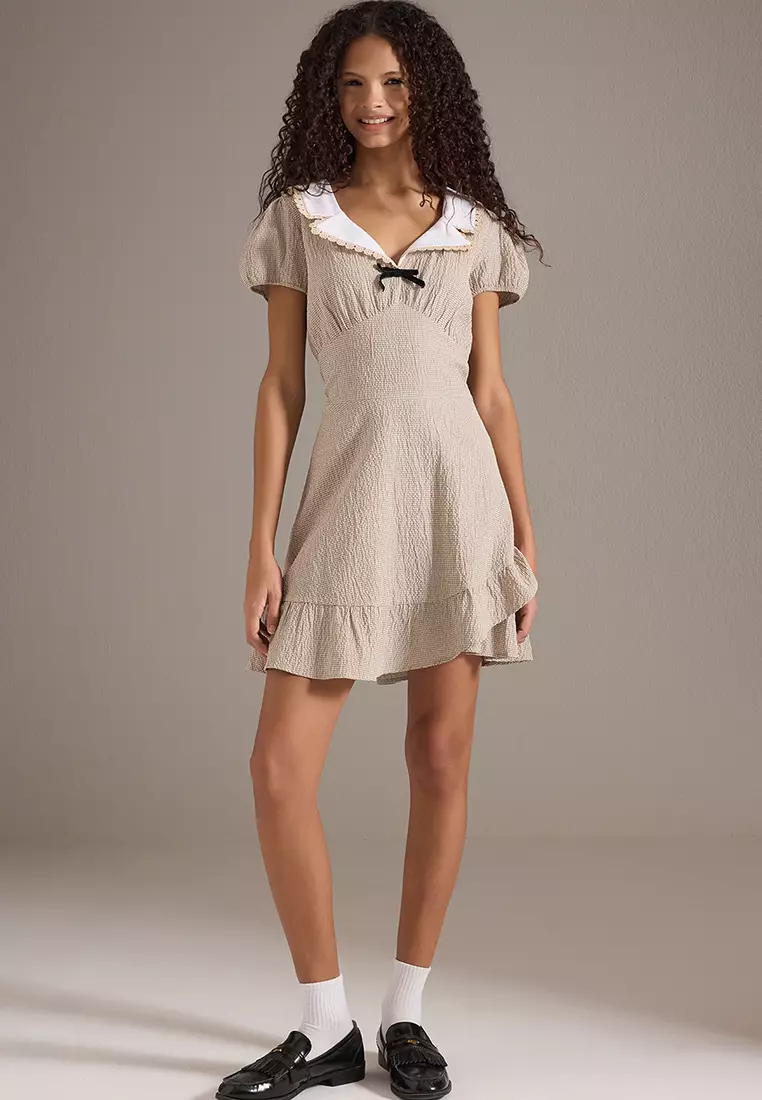 Mini Woven Dress with Camel Skirt and Flounce Gingham Collar Detail TWOSS25EL00580