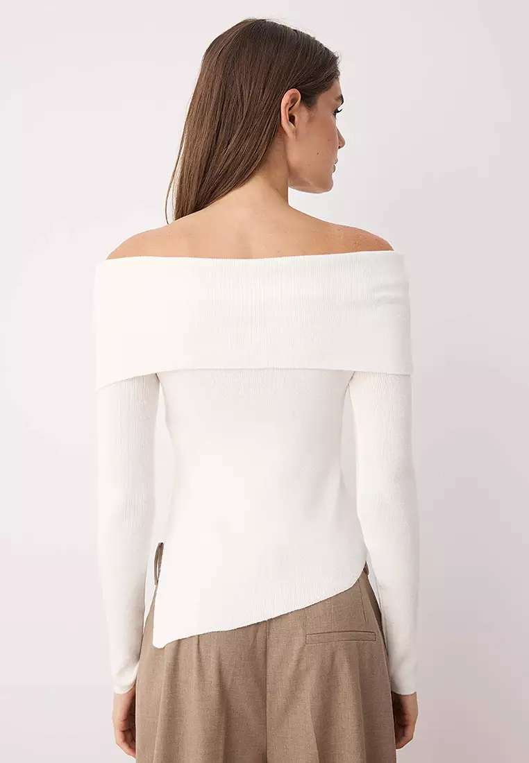 Ecru Premium Yarn/Special Yarn Carmen Collar Knitwear Sweater