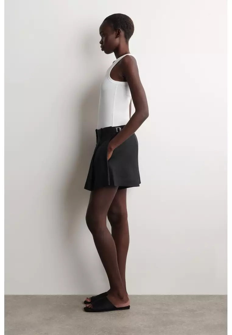 PLEATED BELTED LINEN SHORTS