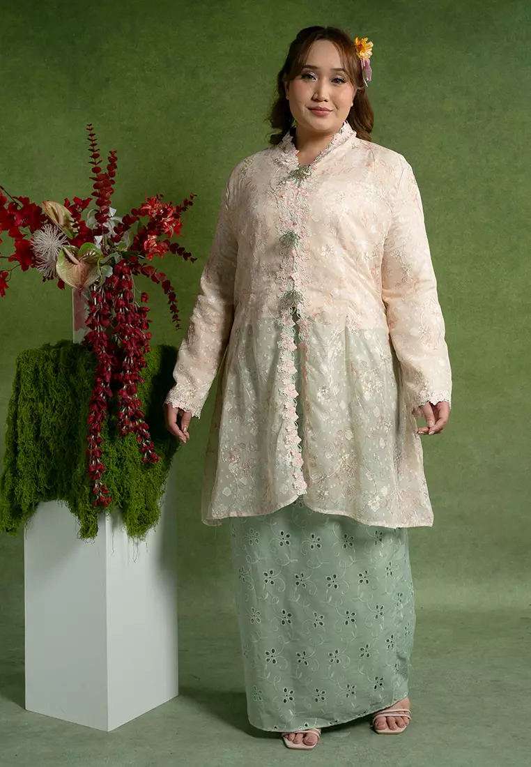 Kaira Plus Kebaya Labuh Set