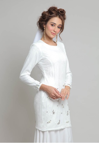 Buy Zara Lace in Off-White from Haydena in White at Zalora