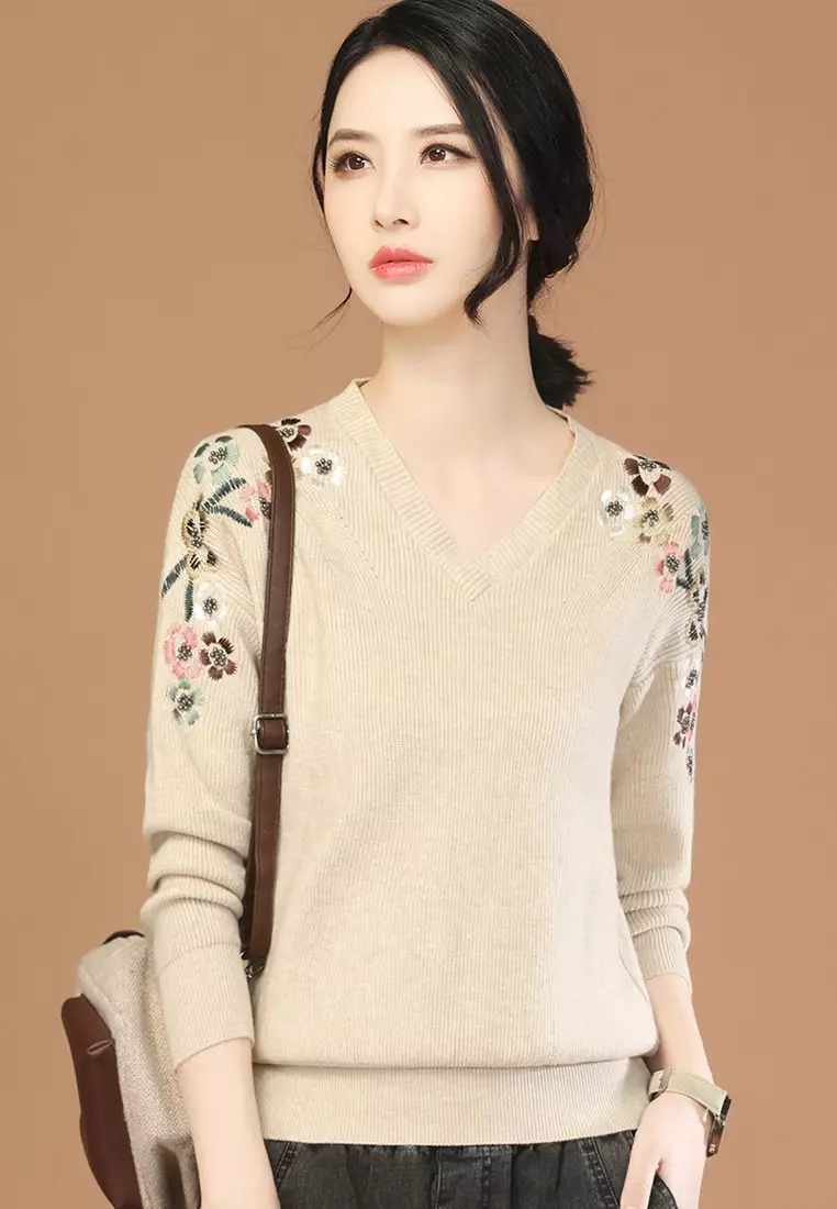 Girls v 2024 neck sweater