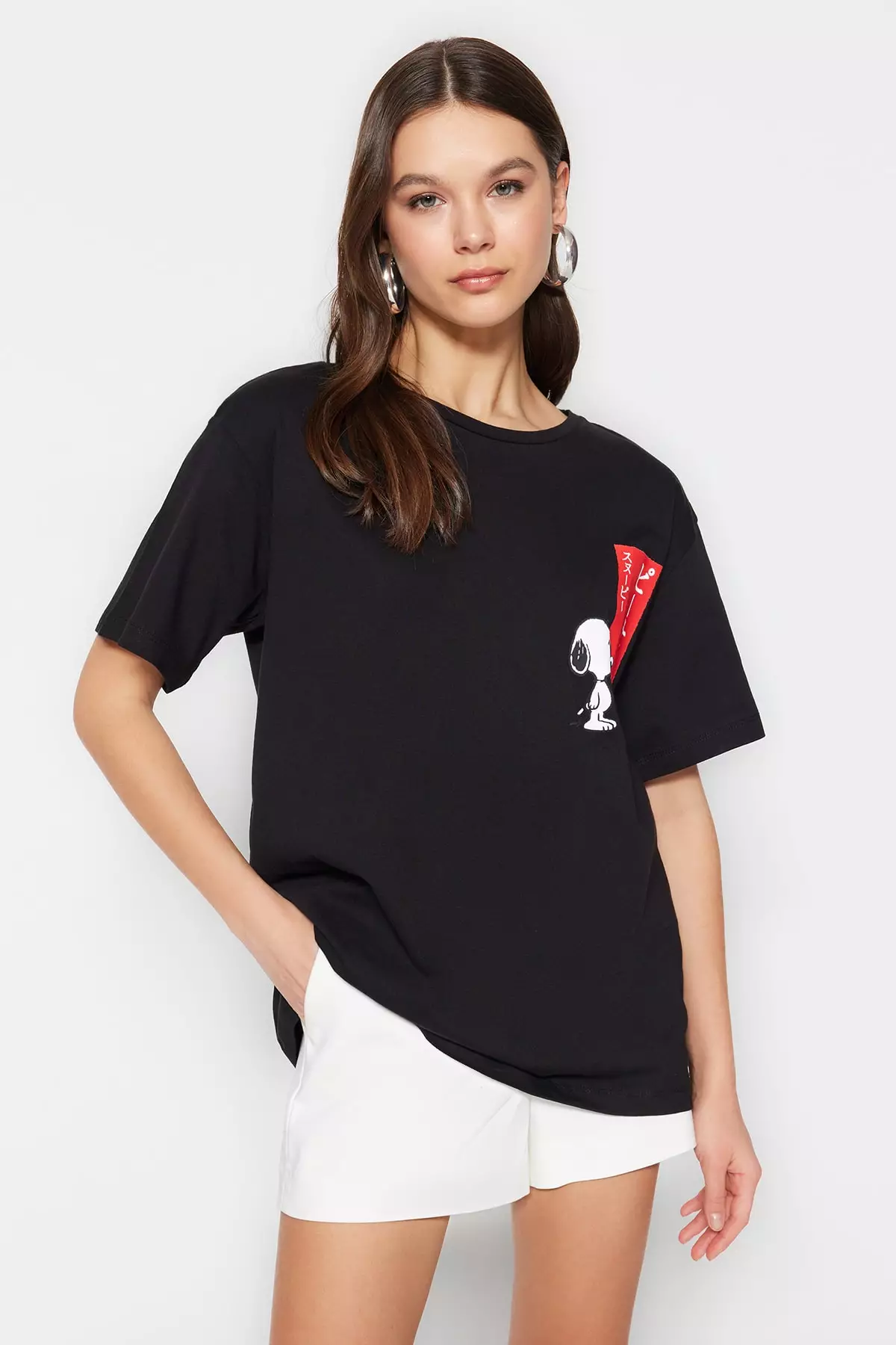 網上選購Trendyol Black 100% Cotton Snoopy Licensed Printed Boyfriend Crewneck  Knitted T-shirt 2023 系列