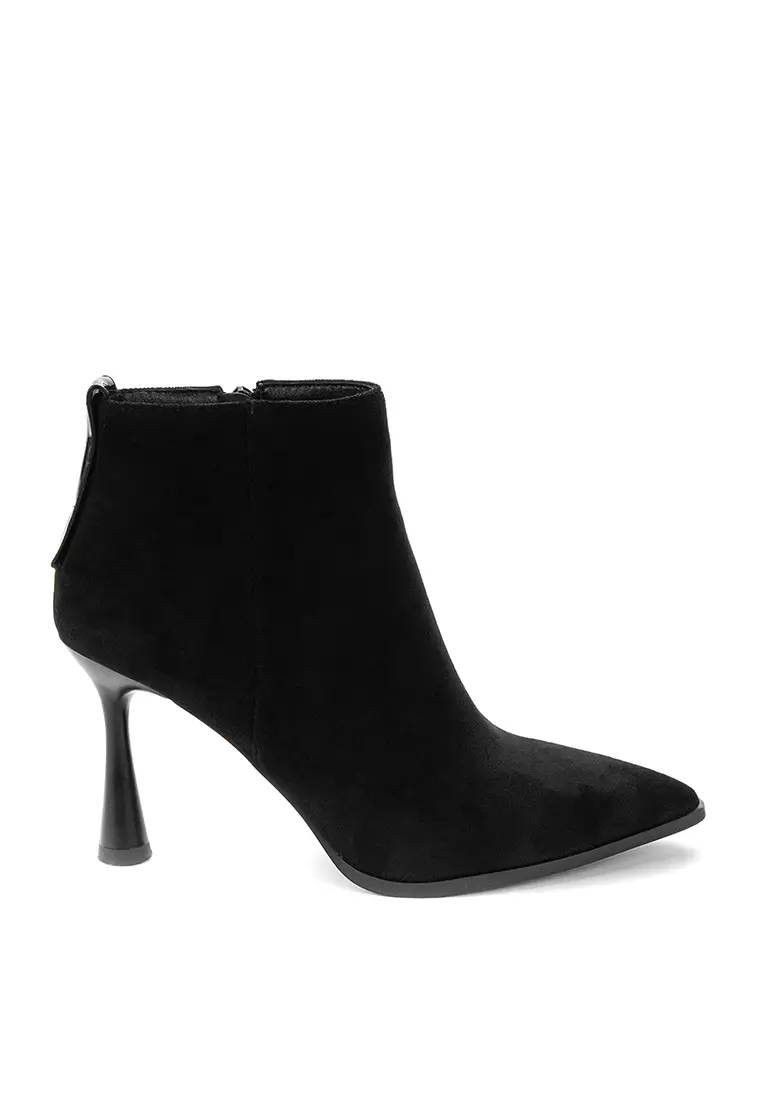 Discount on Betsy  shoes - SKU: Rina Booties