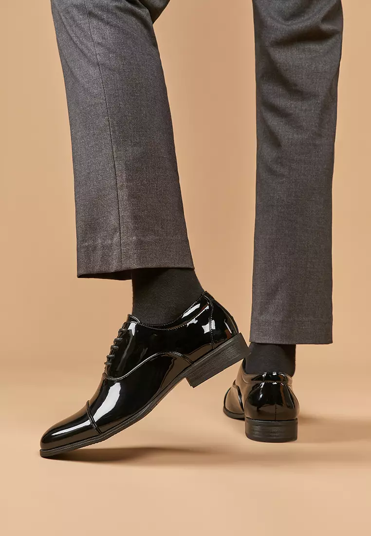 Glossy Faux Leather Cap Toe Business Shoes KB24998-122