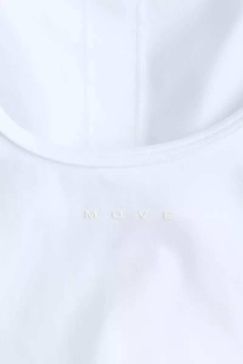 Integral-bra sports strappy top with SoftMove™