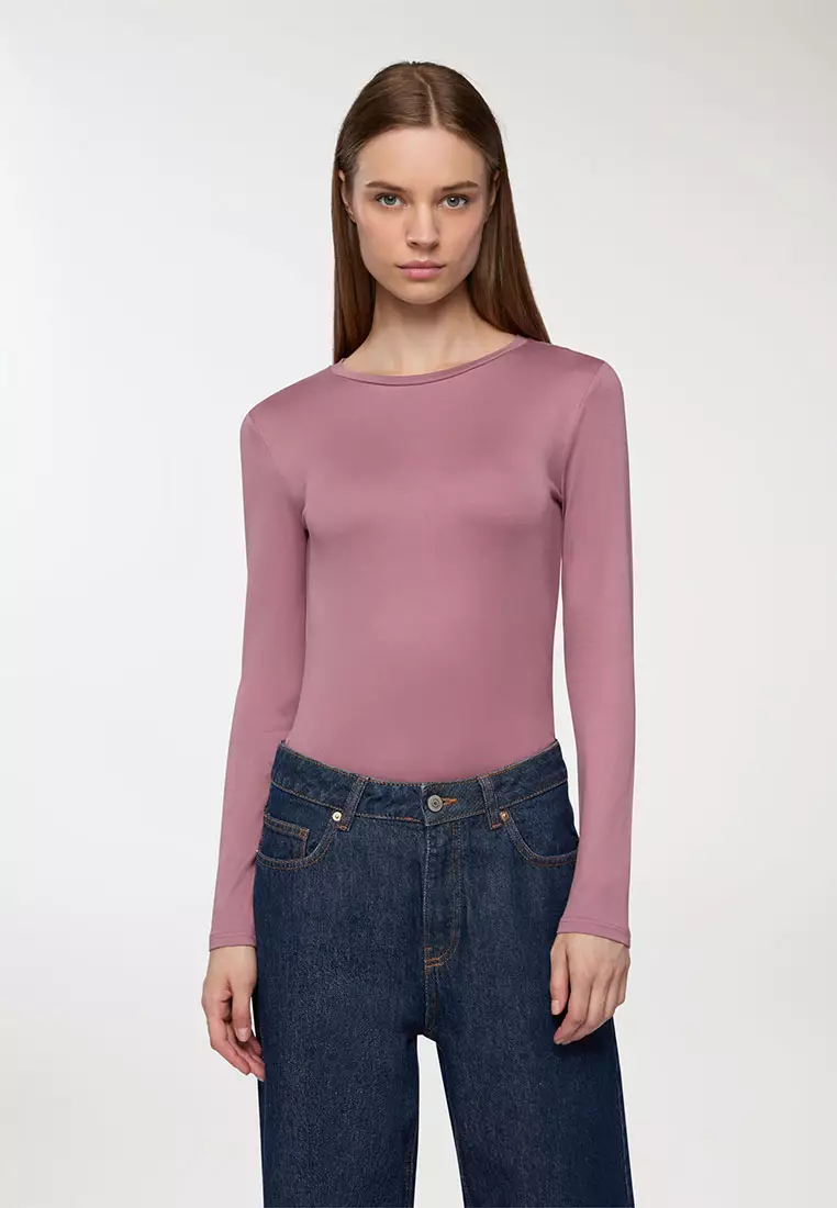 Woman Long-Sleeved T-Shirt