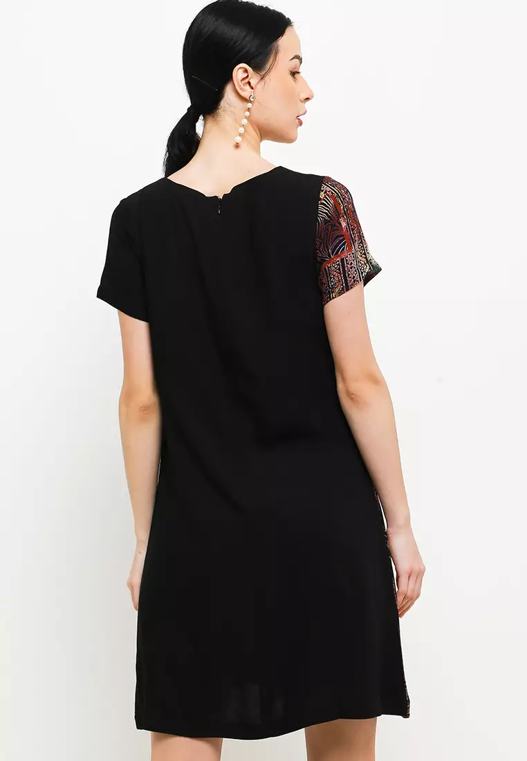 Mint Dress In Red Abstract Print W/ Mask