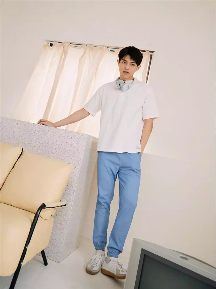 Breathable Cotton-Linen Solid Color Henley Short-Sleeve Top [KL1530]