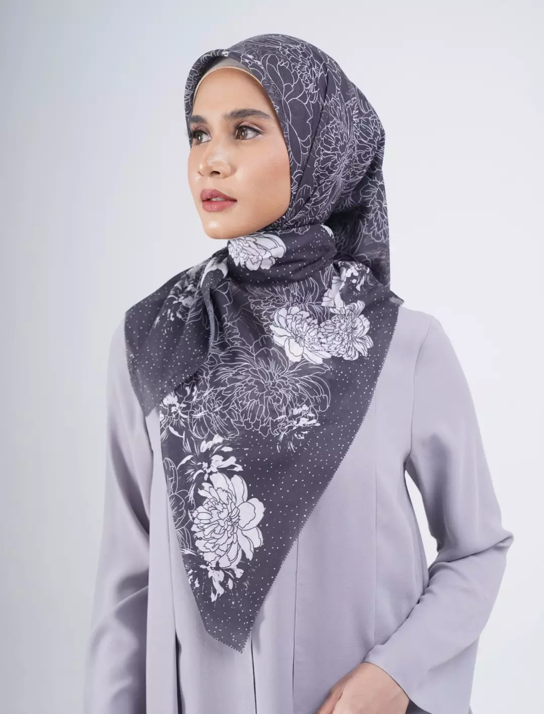 Cezia Printed Scarf Black | Hijab Kerudung Segi Empat Motif