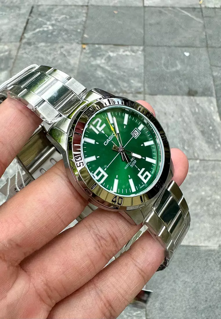 Men Analog Watch MTP-VD01D-3BV Silver Stainless Steel Strap