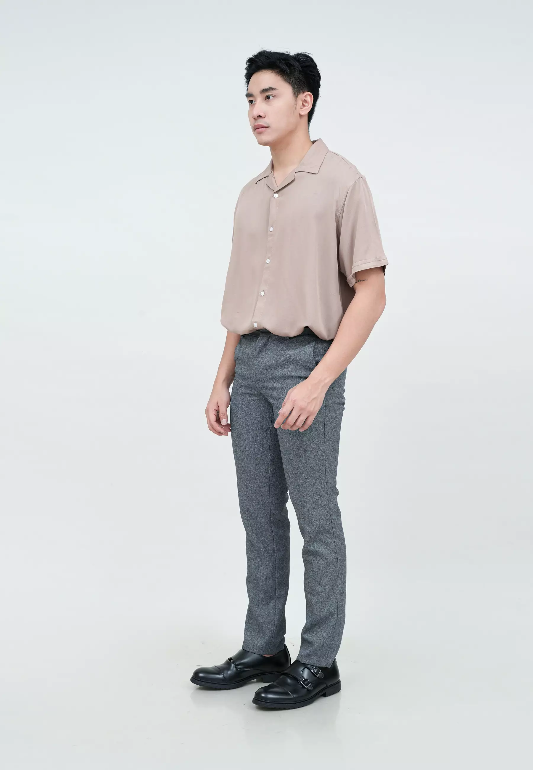 Houseofcuff Kemeja Bowling Lengan Pendek Rayon Shirt Krem