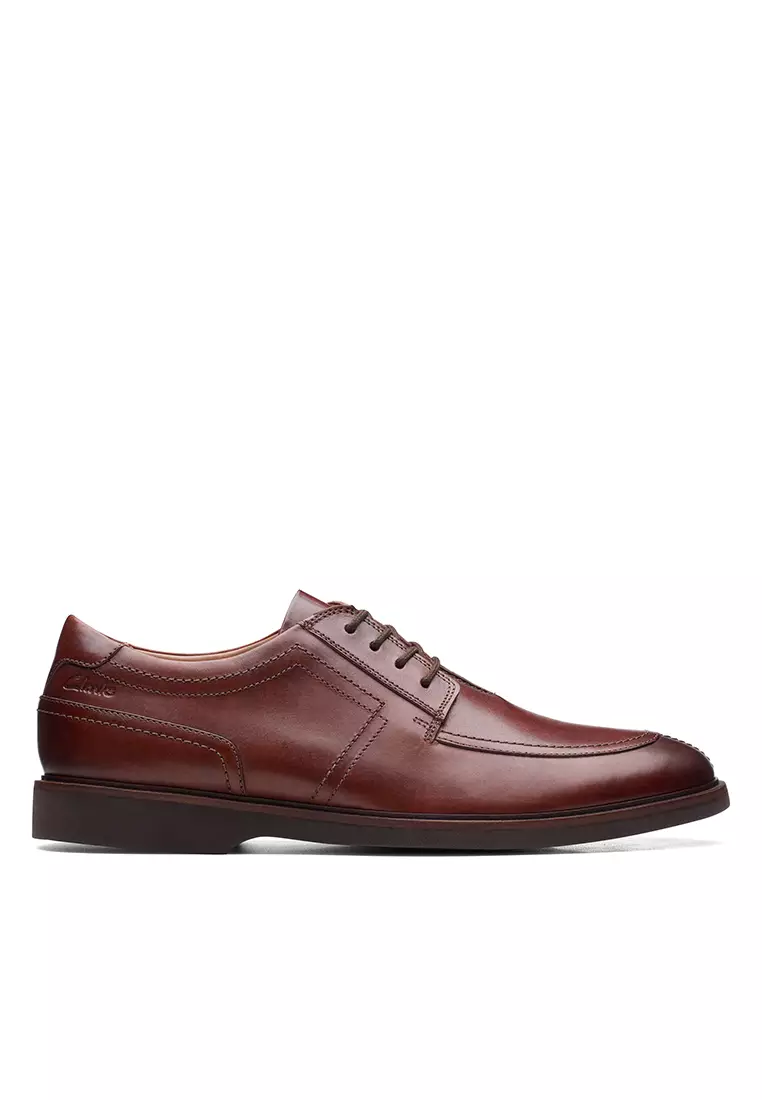 Discount on Clarks  shoes - SKU: Malwood Low Formal Brown