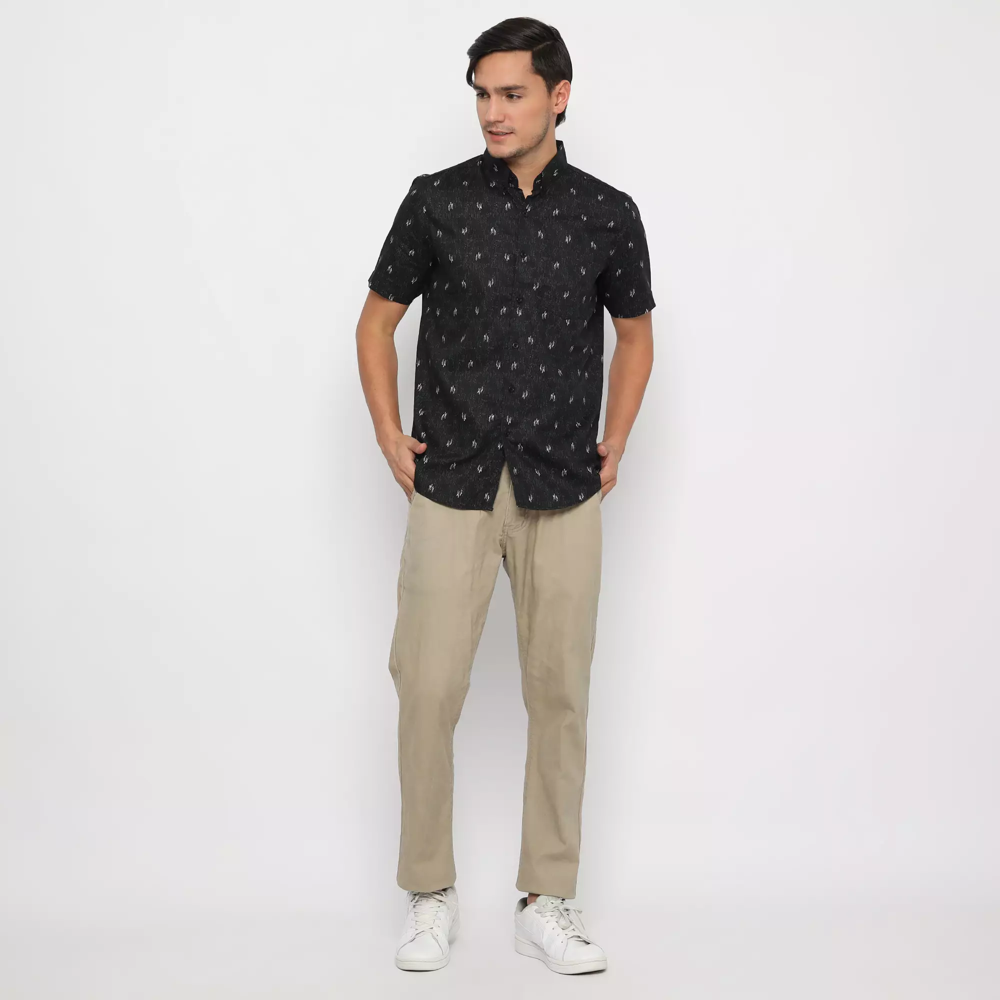 Platini Kemeja Print Pria Lengan Pendek Hitam 132138