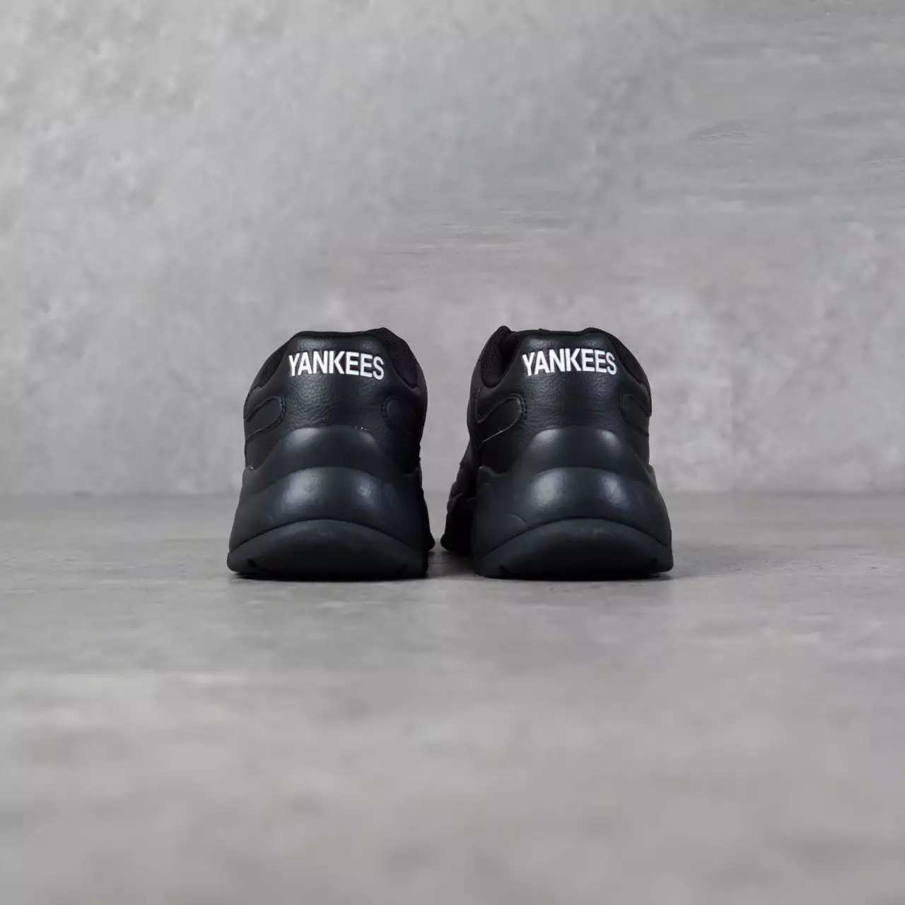 Sepatu MLB NY GREY BIGBALL CHUNKY COOPERS TOWN BLACK SNEAKER 100% ORIGINAL