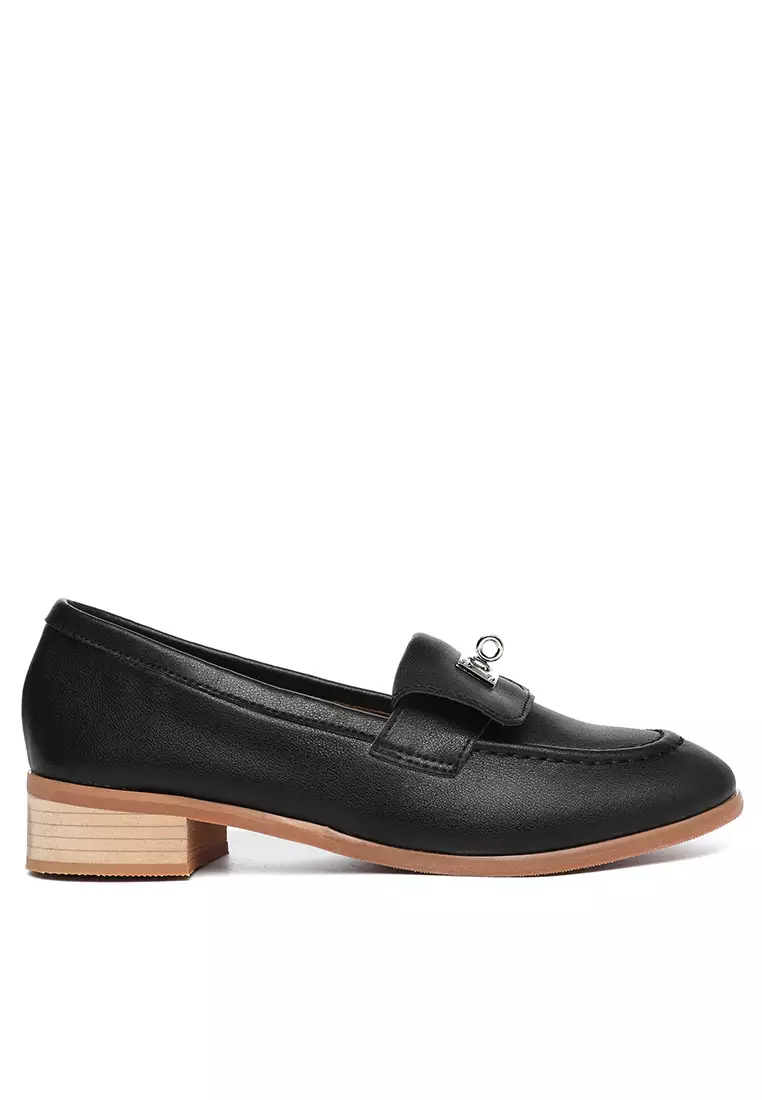 Discount on Twenty Eight Shoes  shoes - SKU: Buckle Leather Loafers Th118-24