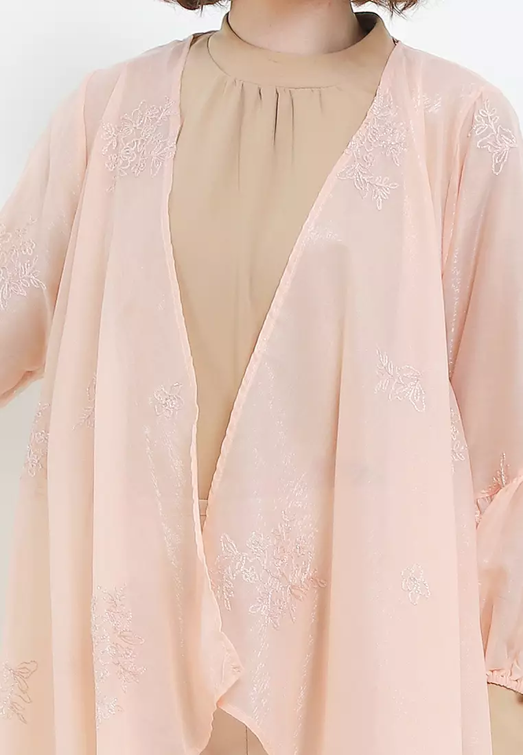 Lantern Sleeve Met Emb Drapery Outer