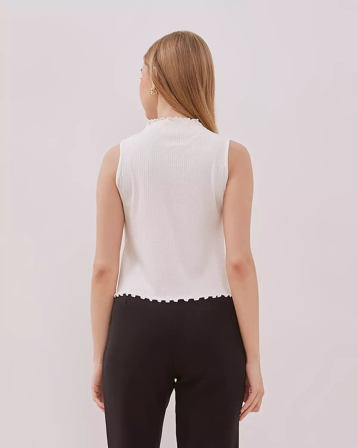 WOMEN'S OFF-WHITE RUFFLE NECK TANK TOP