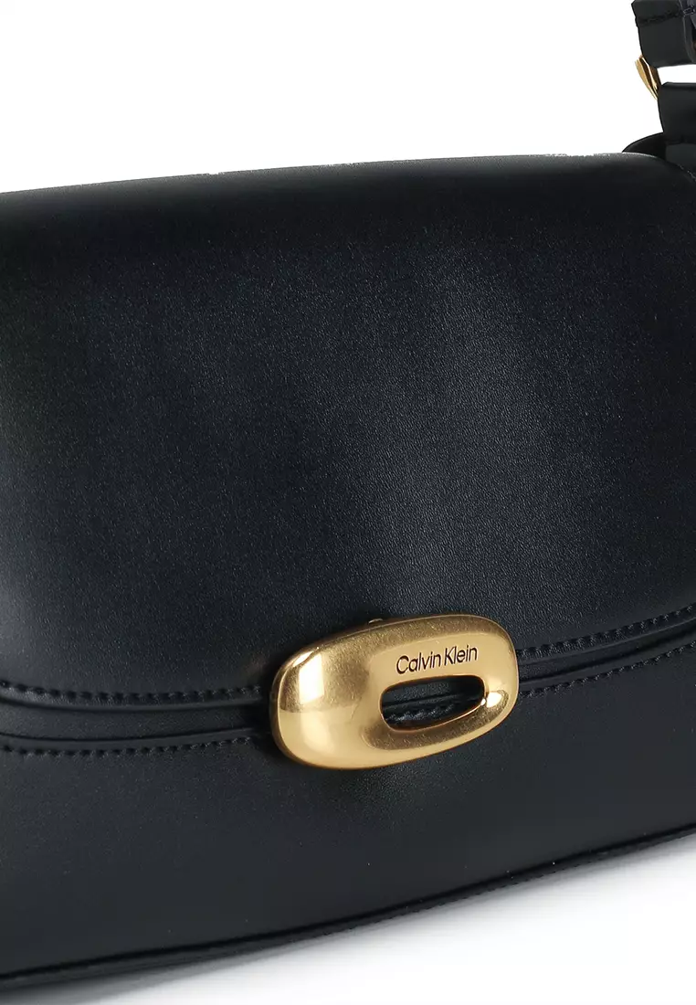 翻蓋肩背袋 - Calvin Klein Accessories