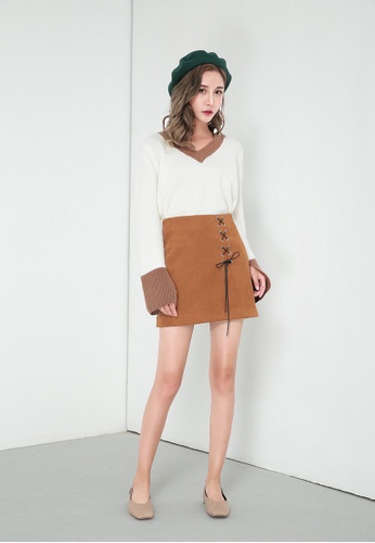 brown skirt style