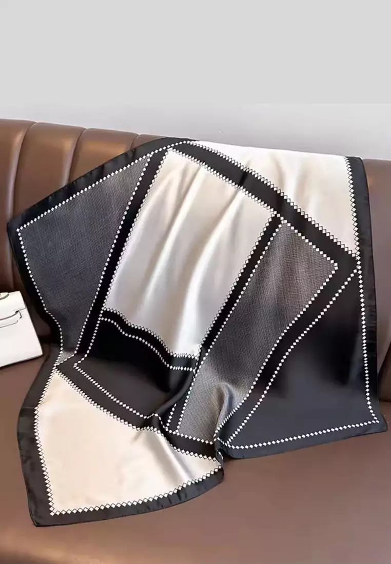 Aksesoris Scarf Lines Print Motif Silky Square Satin Scarf Segi Empat Ukuran Kecil Black & White