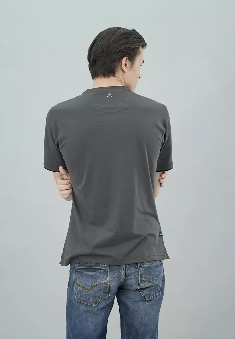 LGS - Kaos Casual Pria Lengan Pendek Motif Sablon Highdensity Warna Abu-Abu Gelap Regular Fit - CTS.222.S3193.01.C