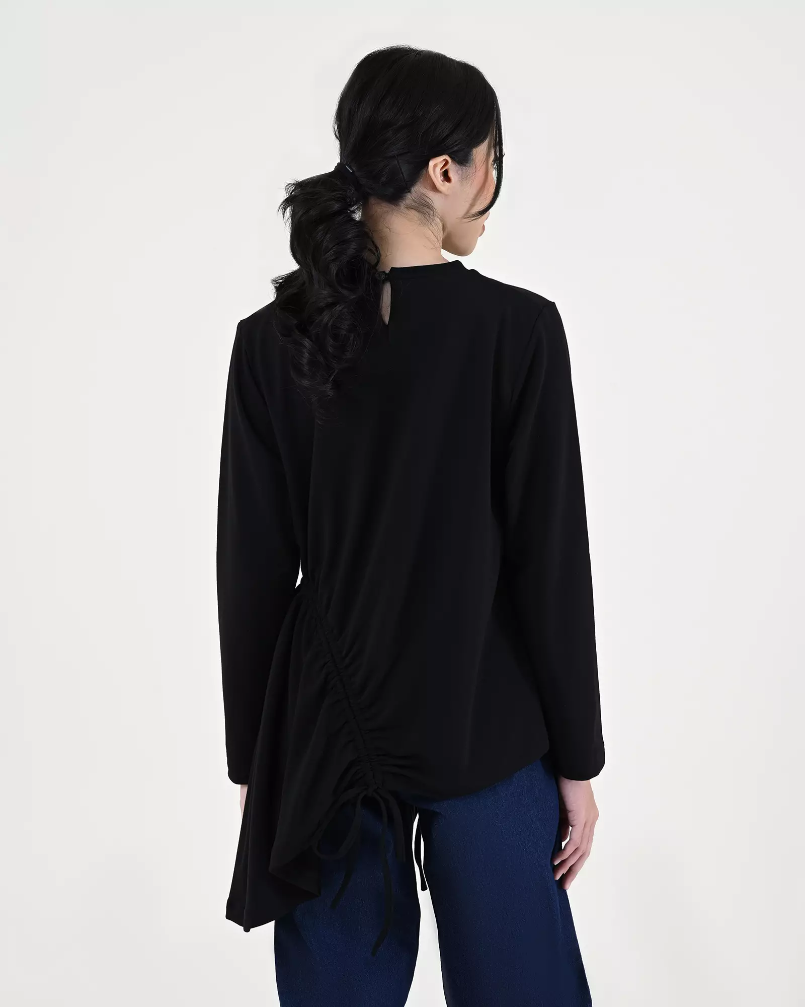 Geulis.id ALYA TEE - Black
