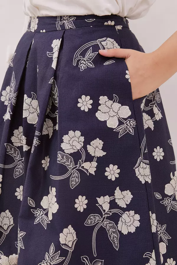 MINIMAL - Arsyana - Rok Katun Motif Bunga  - Dark Navy Warna Navy_Dark