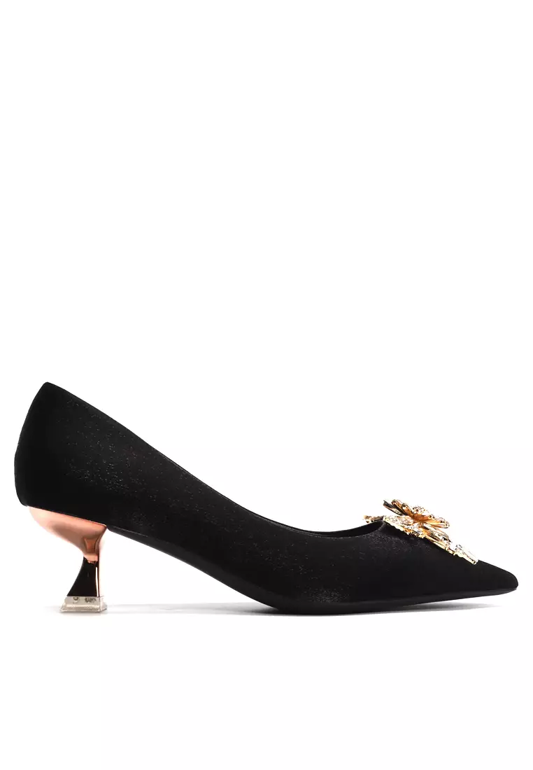 Discount on Twenty Eight Shoes  shoes - SKU: Butterfly Buckle Faux Silk Pointed Toe Pumps Ylt668-1