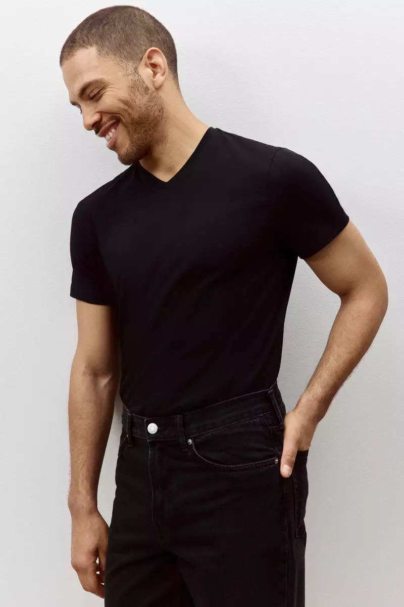 Buy H&M Slim Fit V-neck T-shirt 2025 Online ZALORA