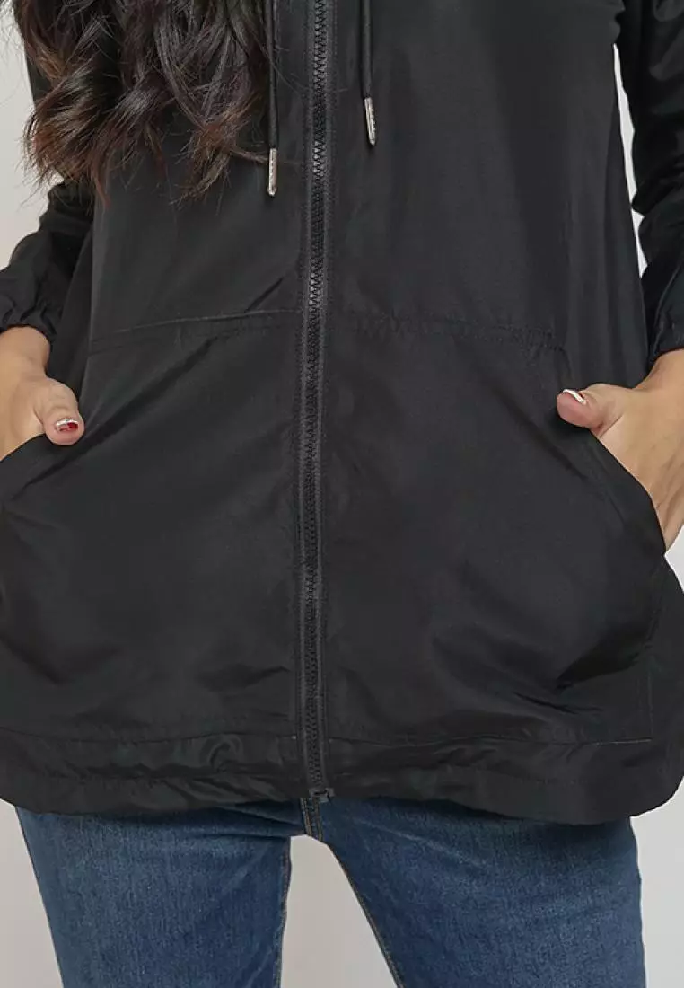 DUST Jaket Parasut Arla Hitam (D. 56152)