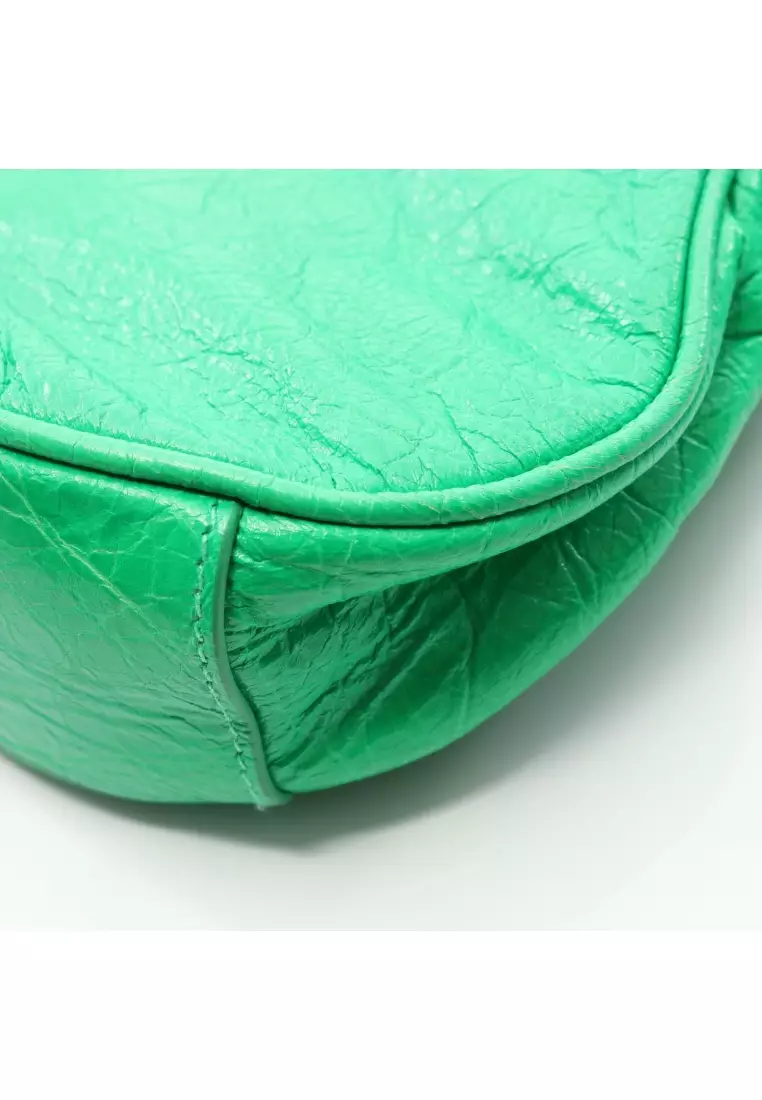 Pre-Loved BALENCIAGA LE CAGOLE Shoulder bag leather green