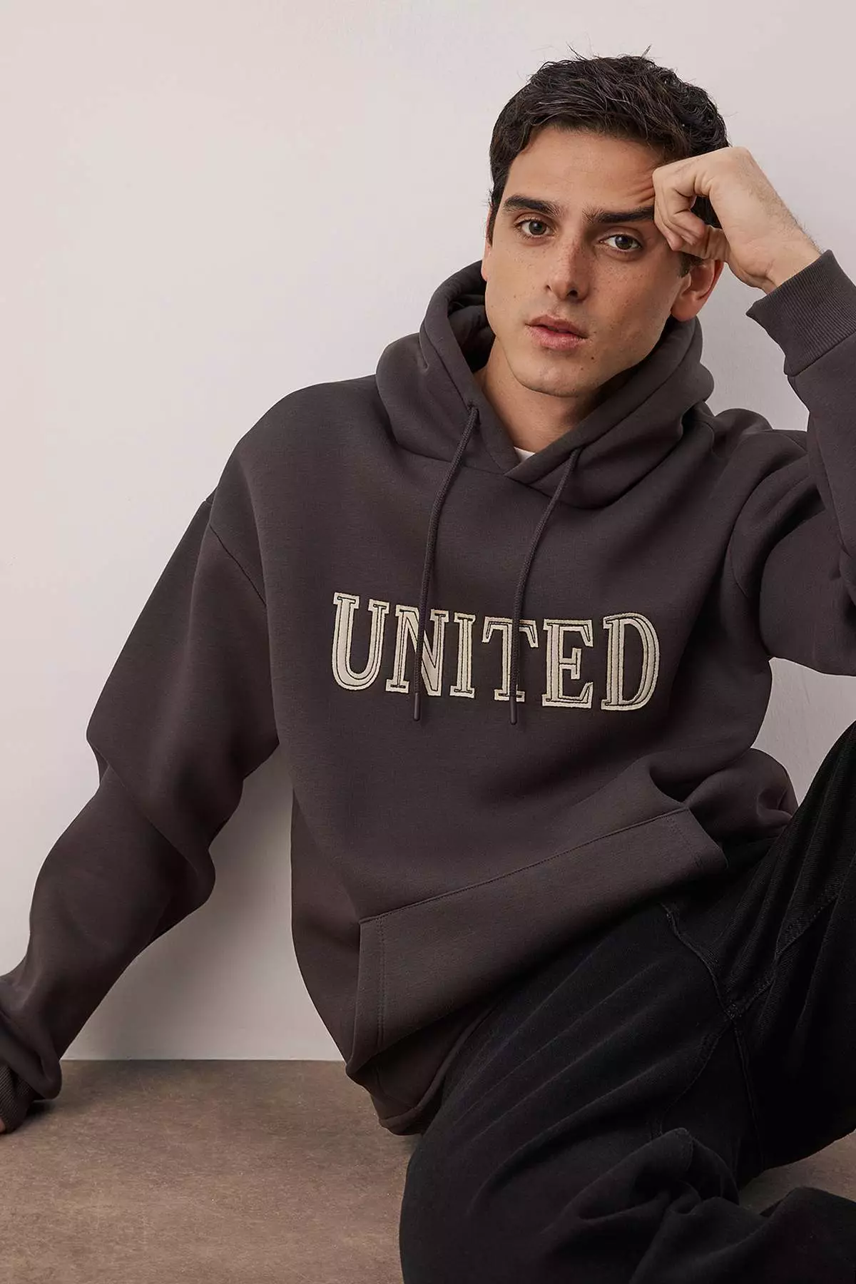 Anthracite Oversize/ Wide Cut Applique Embroidered Sweatshirt Tmnaw26Sw00056