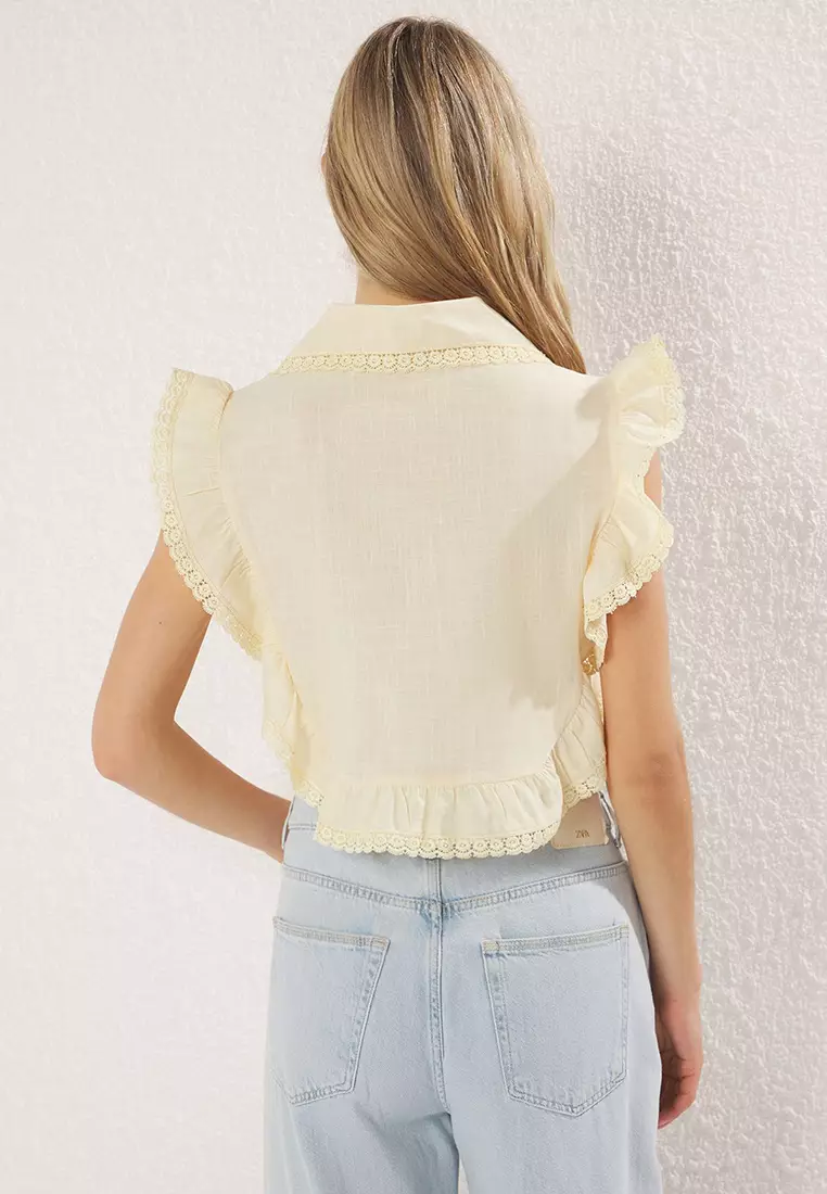 Light Yellow Ruffle Detailed Sleeveless Shirt Twoss25Go00157